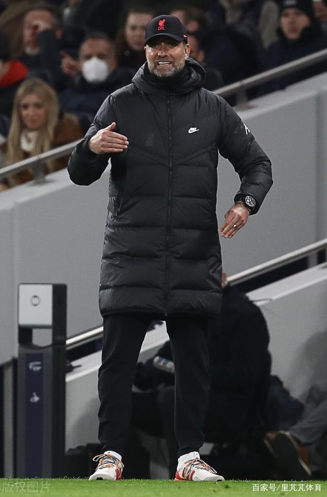 爱游戏官网利物浦遭遇争议判罚，裁判组回应：执法公正，有些问题社区.