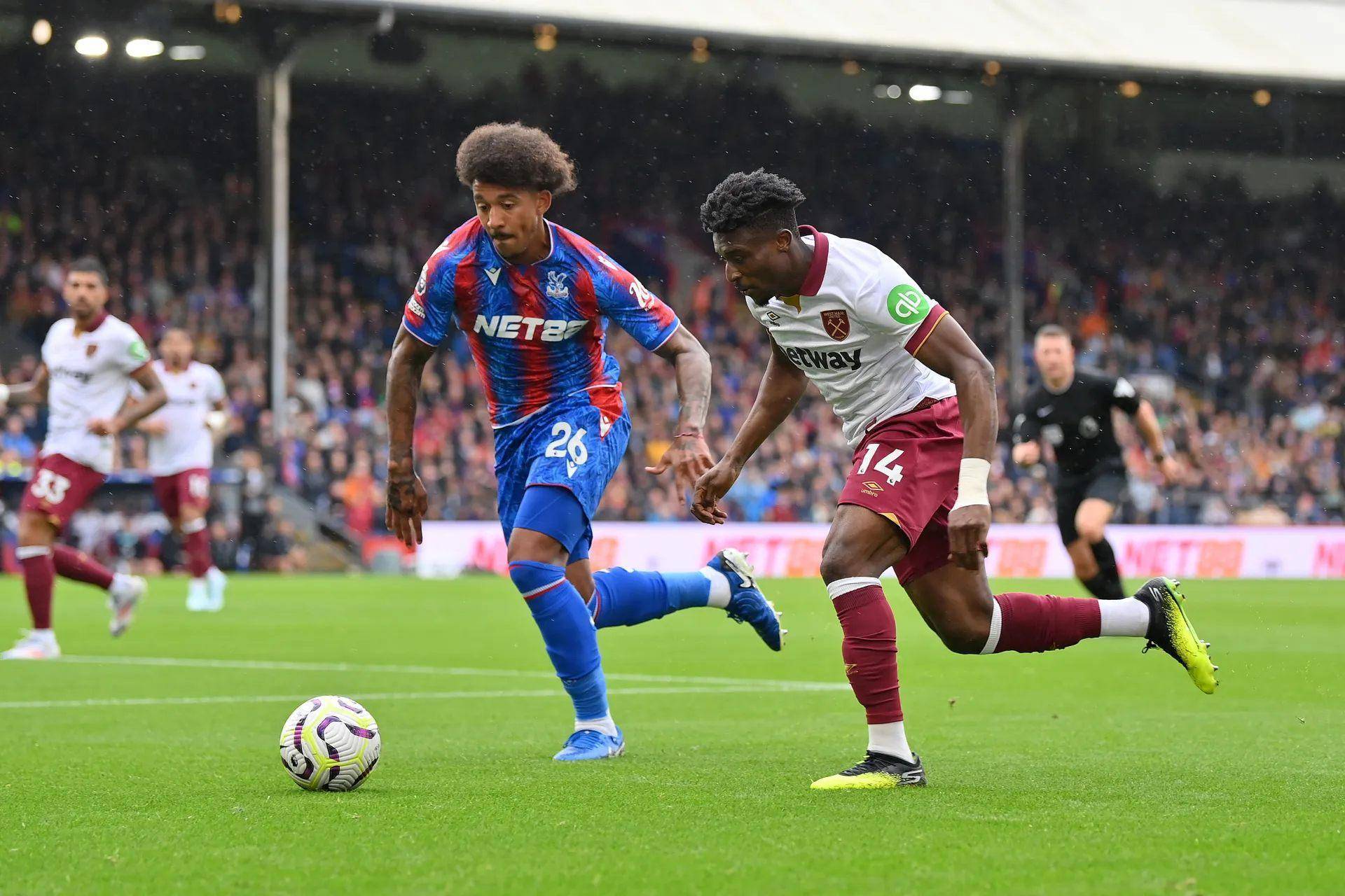 AYX游戏官网包含赛地聚焦——足总杯集结日热度飙升；圣保罗防线松动；赛场秩序良好；赛程密集仍需轮换的词条