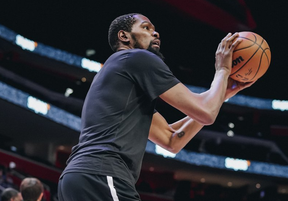  曼联今夜手感冰凉，志在NBA常规赛名次提升，压力陡增，心理建设被强调